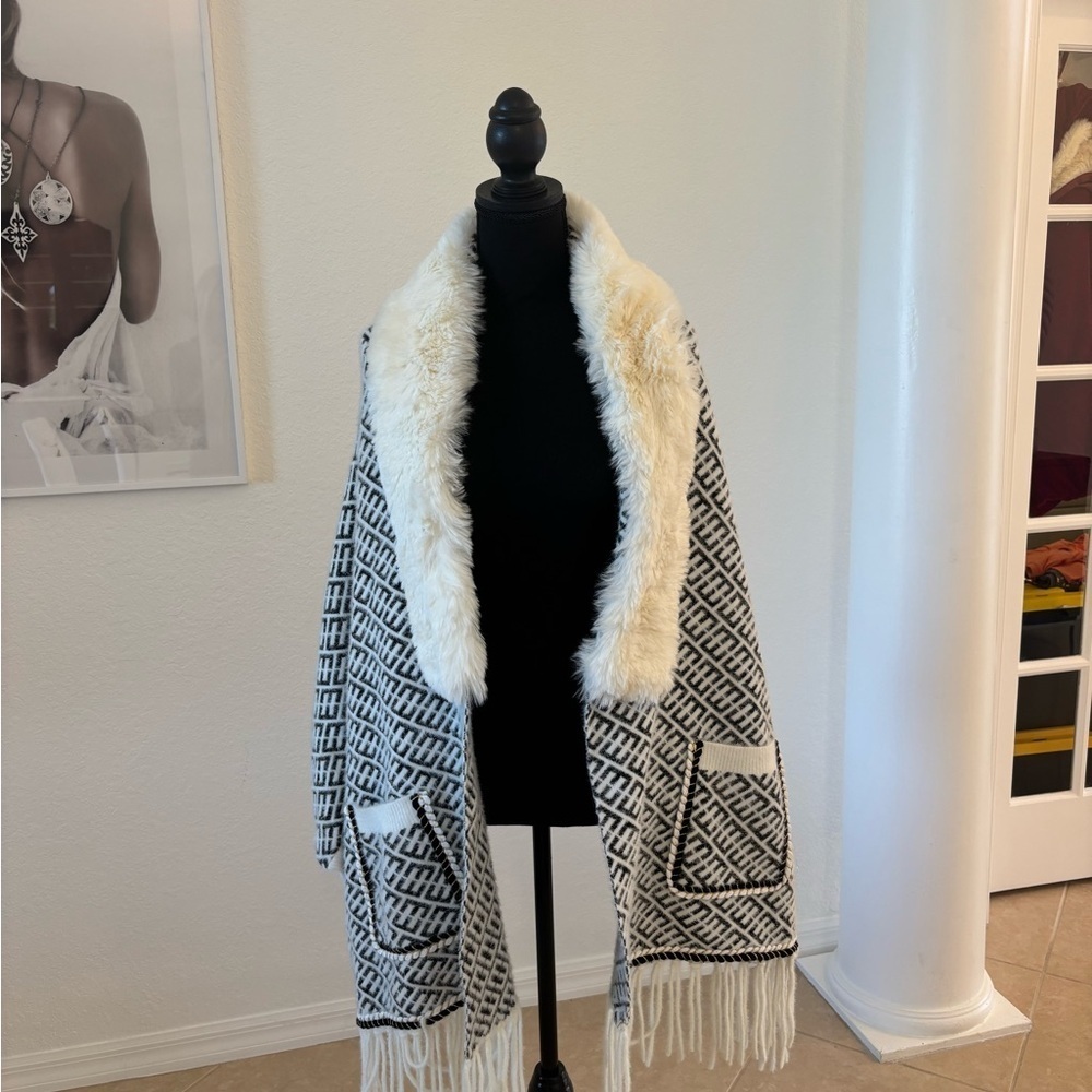 Chic Black and White Patterned Shawl with Faux Fur Trim. Great holiday gift.
